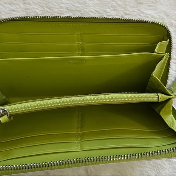 Coach Zip Around Perforated Leather Clutch Wallet - Picture 3 of 10